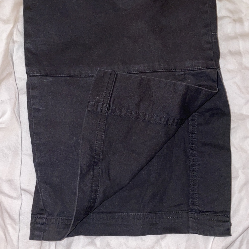 BabyStyle Maternity Capris - Picture 4 of 7